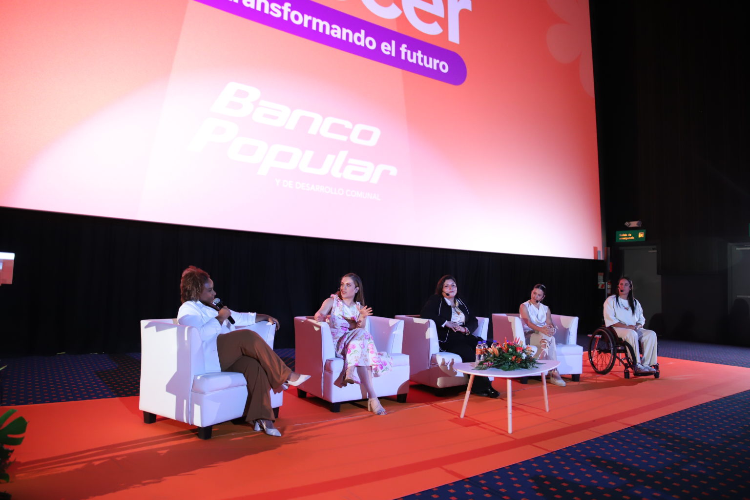 Imagen principal del artículo: Banco Popular impulsa liderazgo y autonomía financiera de las mujeres con encuentro nacional “Crear para crecer”