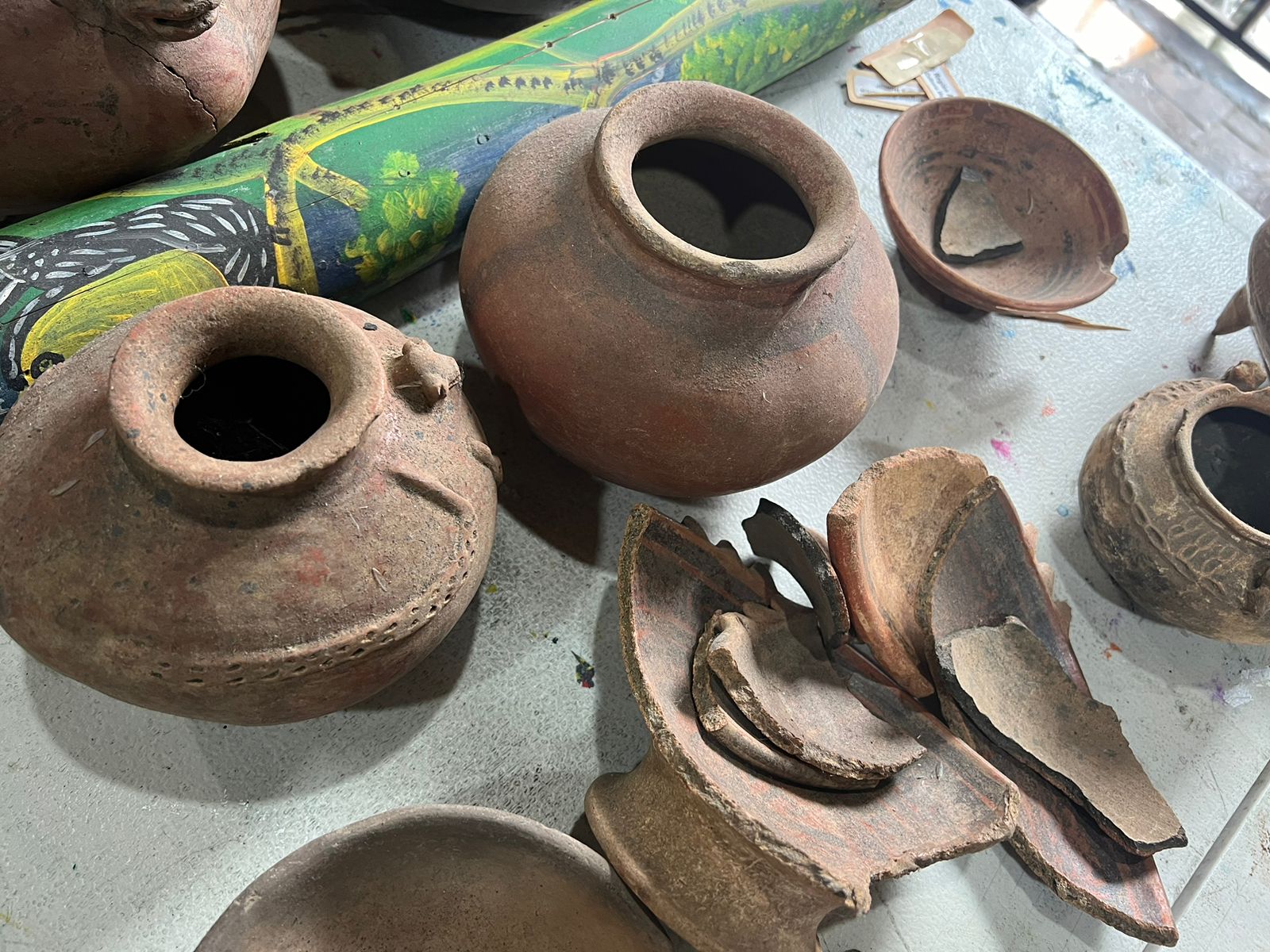 Imagen principal del artículo: Municipalidad de Desamparados entrega 38 piezas precolombinas al Museo Nacional