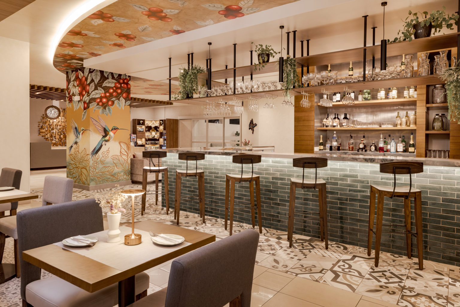 Imagen principal del artículo: Nuevo espacio gastronómico en el este de San José redefine la cocina contemporánea