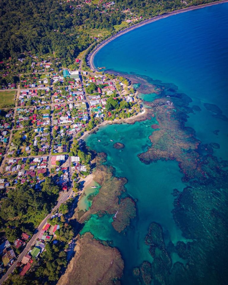 Piden anular viabilidad ambiental de embarcadero en Puerto Viejo por riesgo a arrecife coralino