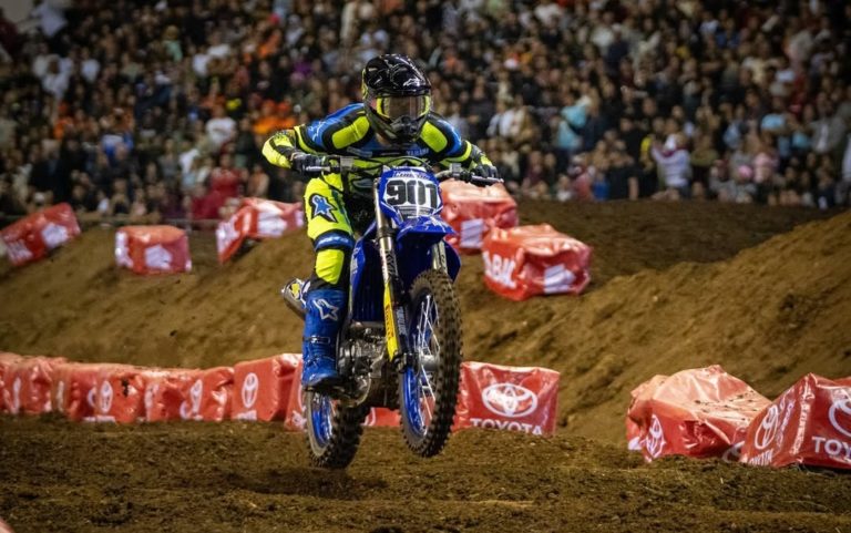 Piloto tico Fabricio Chacón sube al podio en el Supercross Panamericano 2026
