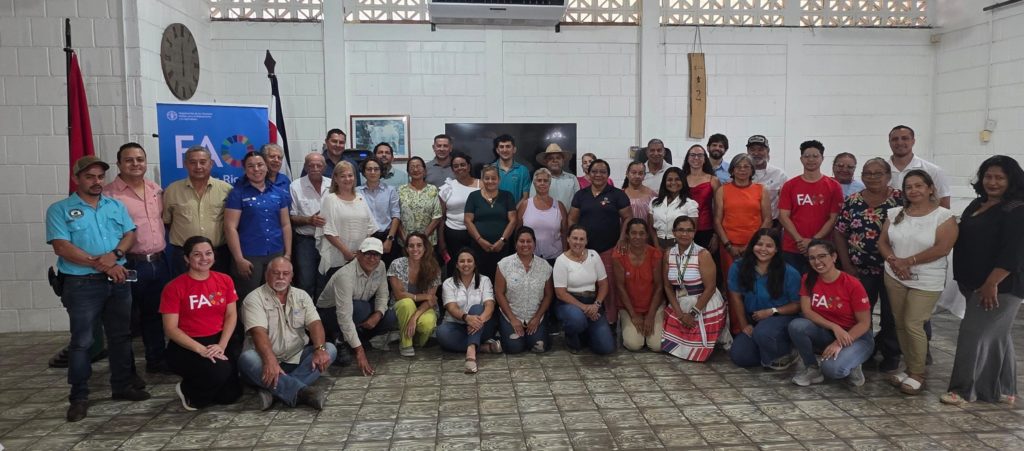 Diálogo entre productores e instituciones impulsa decisiones para la adaptación climática en el Corredor Seco de Costa Rica
