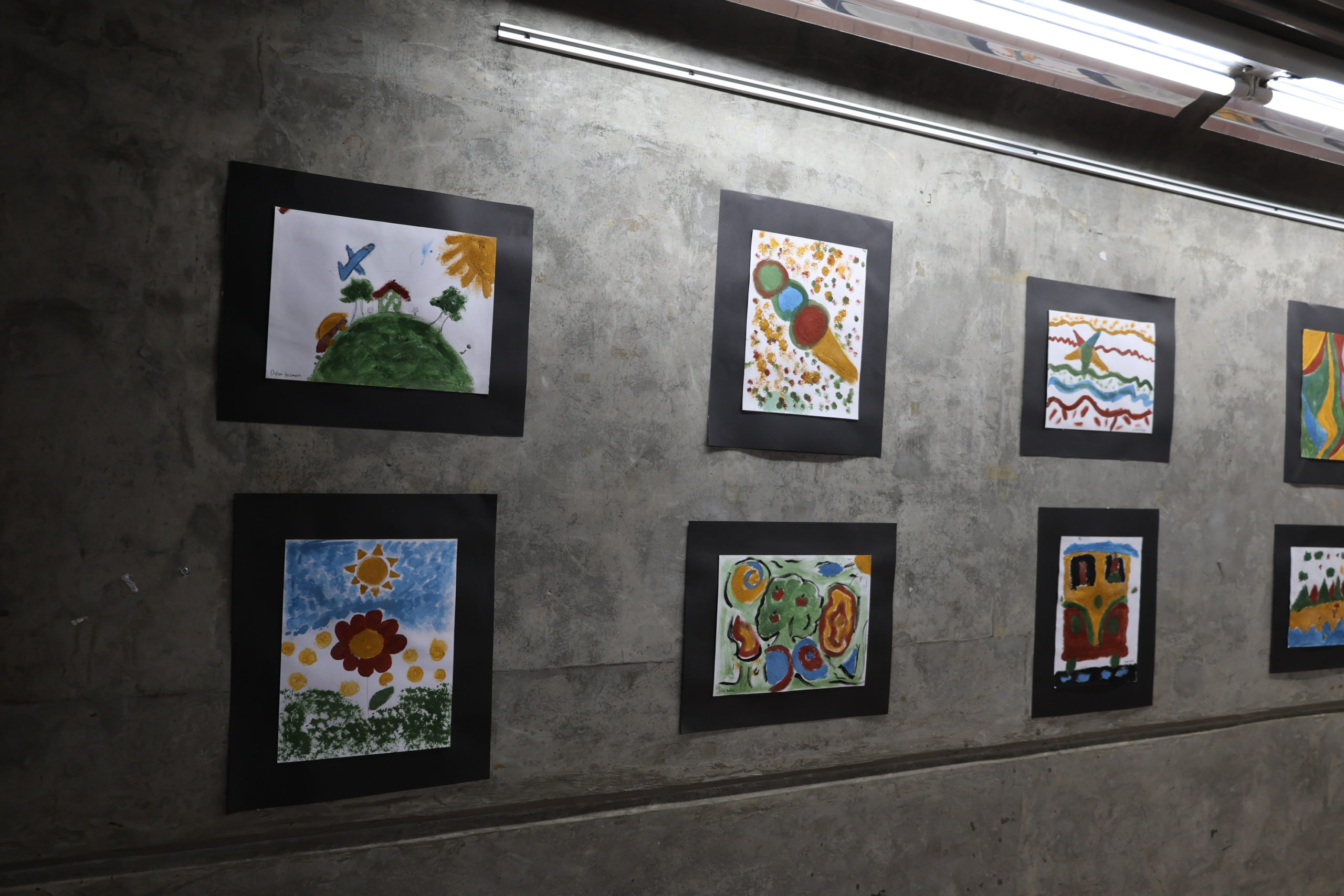 Imagen principal del artículo: Exposición reúne obras de niñas y niños del programa "Tierra Fértil" en la UNA