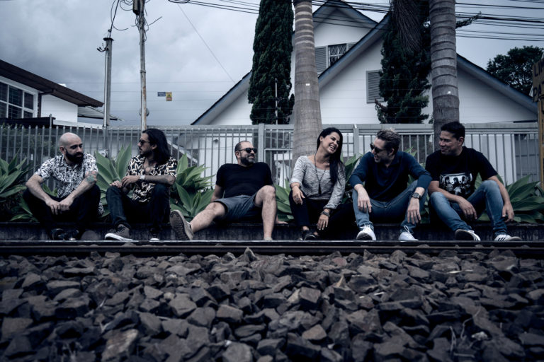 Sincrónico vuelve a presentarse en vivo 20 años después