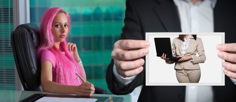 Cuando las mujeres jóvenes empiezan a incomodar en política