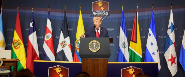 En cumbre regional con presencia de Costa Rica, Trump insta a América Latina a usar sus ejércitos contra los carteles