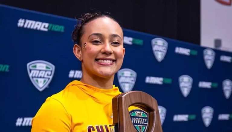 Luciana Alvarado gana título de conferencia y premio individual como gimnasta del año en la MAC