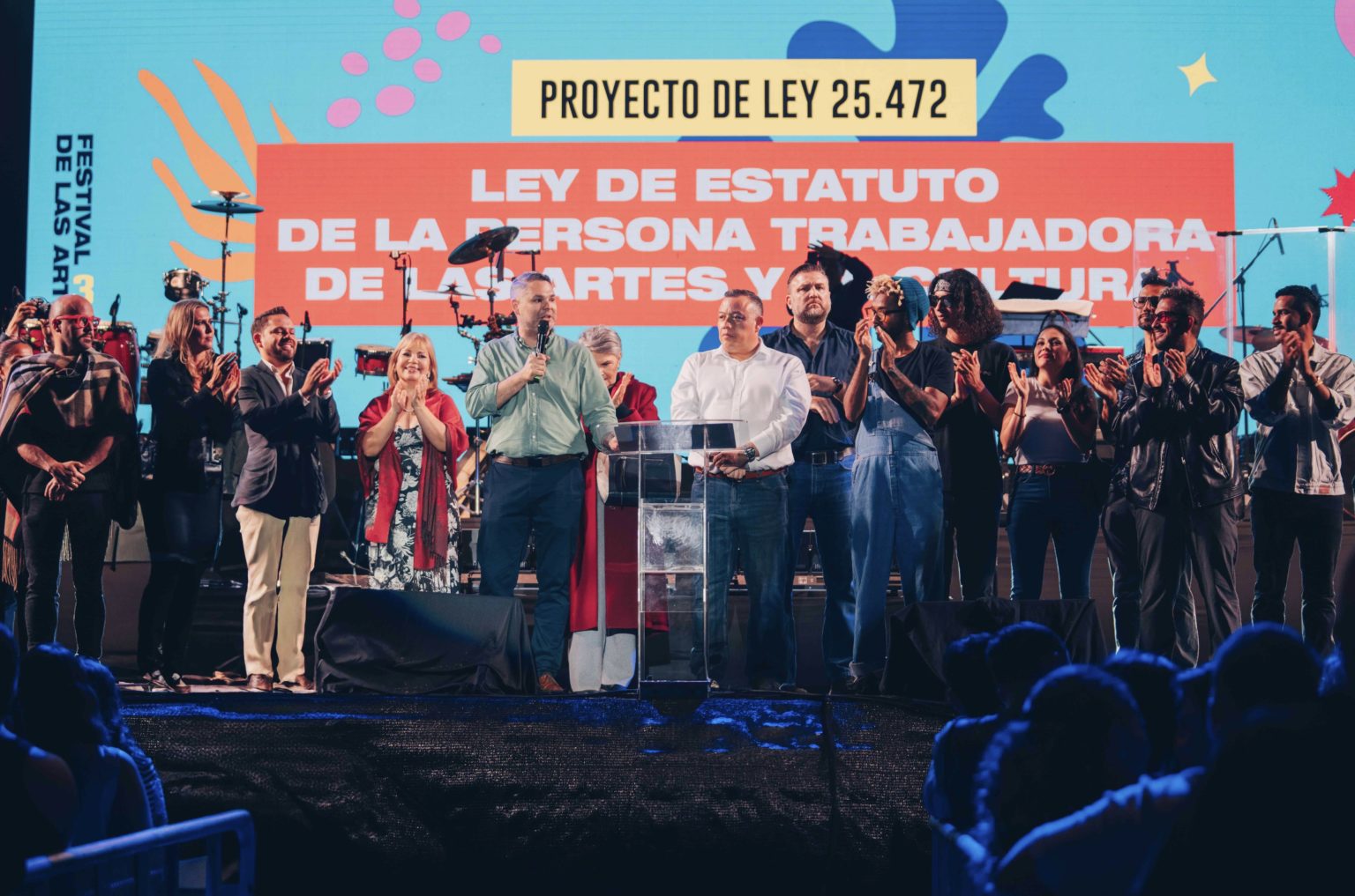 Imagen principal del artículo: Ministerio de Cultura y Juventud presenta proyecto de ley para reconocer a artistas como personas trabajadoras
