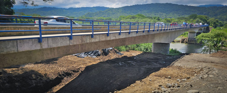 Fiscalía investiga mirador en río Tárcoles por aparente invasión de área de protección