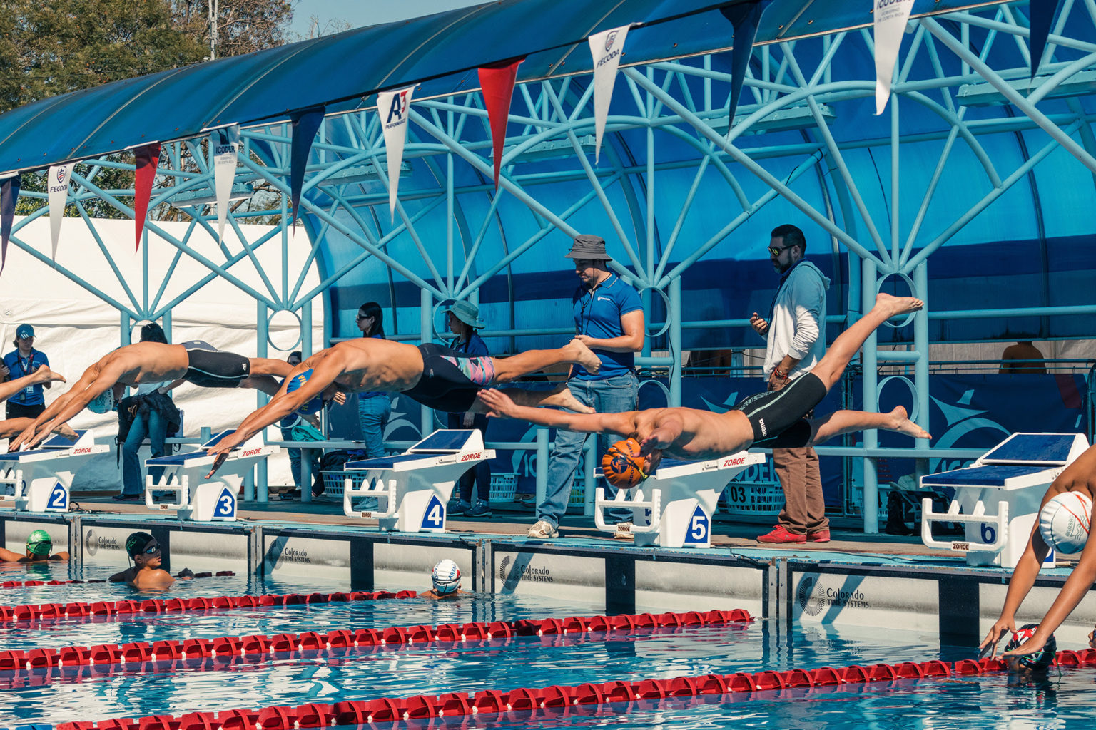 Imagen principal del artículo: El equipo Crol Swimming se corona campeón de la Copa Verano Máster TYR 2026