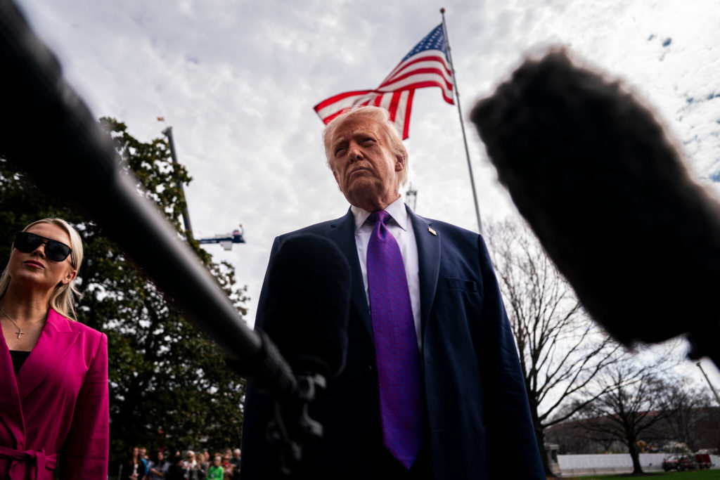 Trump aumenta sus amenazas contra Irán y dice que "toda una civilización morirá esta noche"