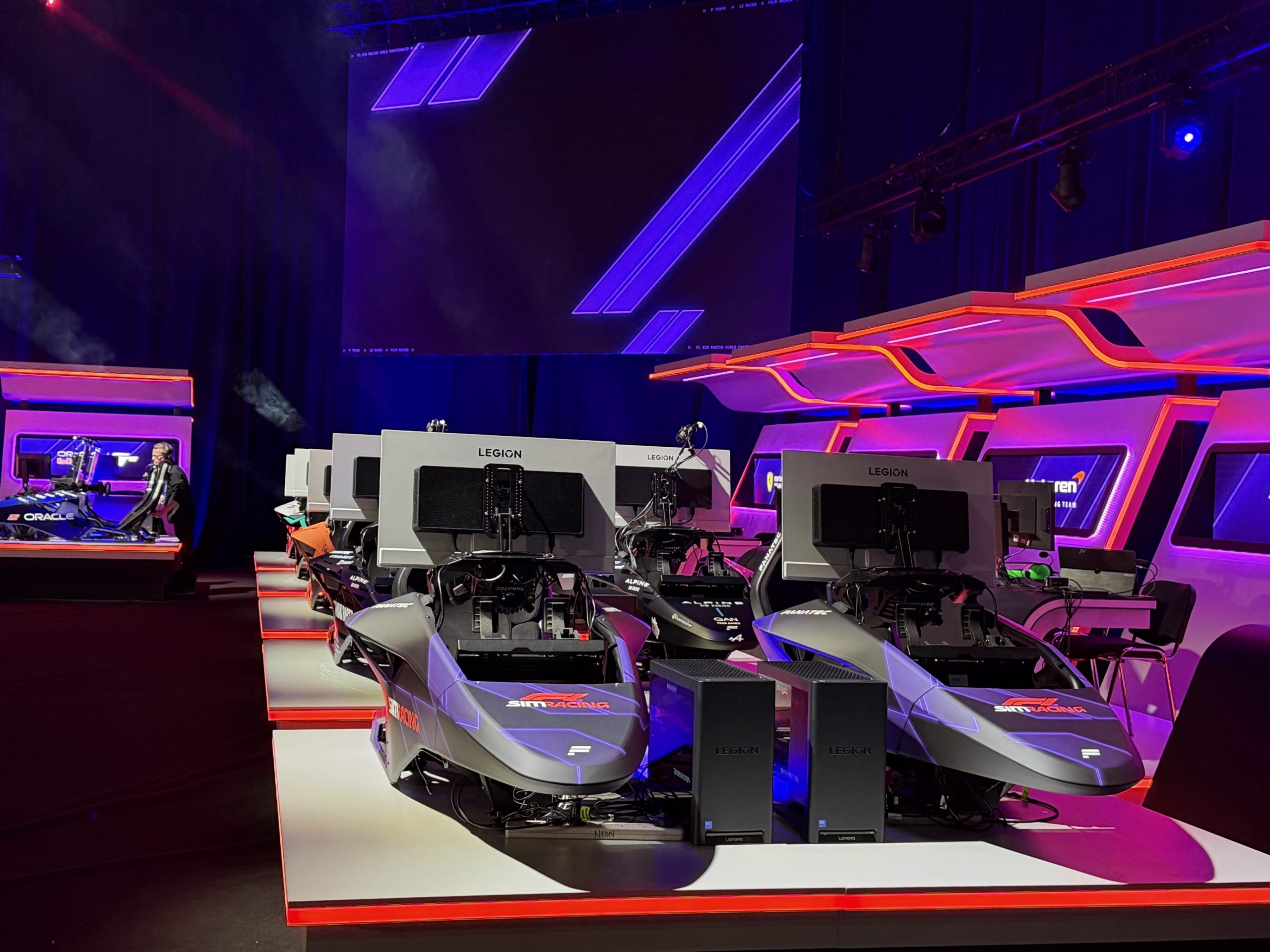 Imagen principal del artículo: Lenovo impulsa el Campeonato Mundial de Sim Racing de Fórmula 1® 2026