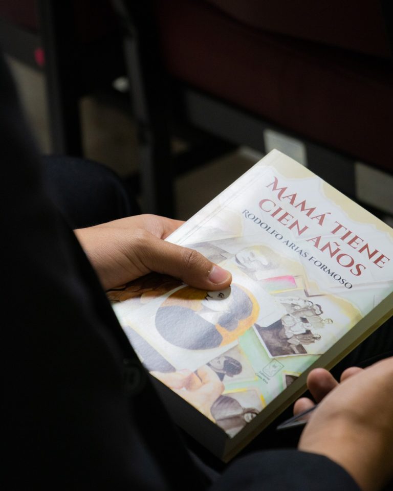 Rodolfo Arias Formoso presentará su nuevo libro “Mamá tiene cien años” en la Biblioteca Nacional