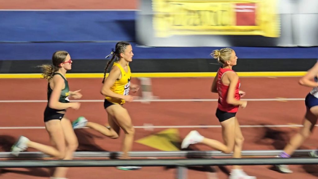Atleta tica Elena Figueroa impone récord nacional de 5000 metros en Estados Unidos