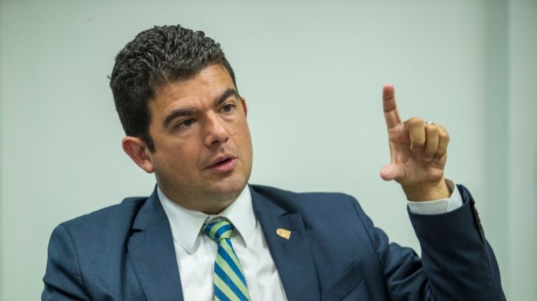 Ramos ofrece respaldo… pero avisa que viene tormenta