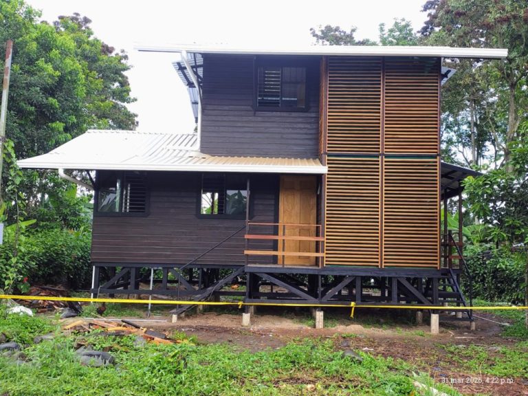 22 familias de Barras del Caribe recibieron hoy viviendas adaptadas al clima y sus necesidades