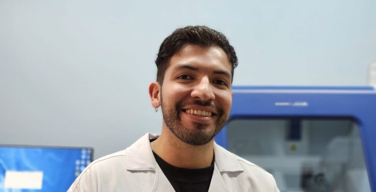 Joven autor costarricense presenta libro sobre resiliencia y experiencias personales