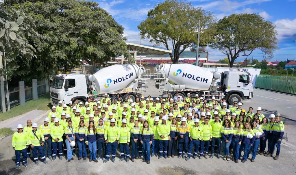 Holcim abre 15 plazas para conductores de mixer en Heredia