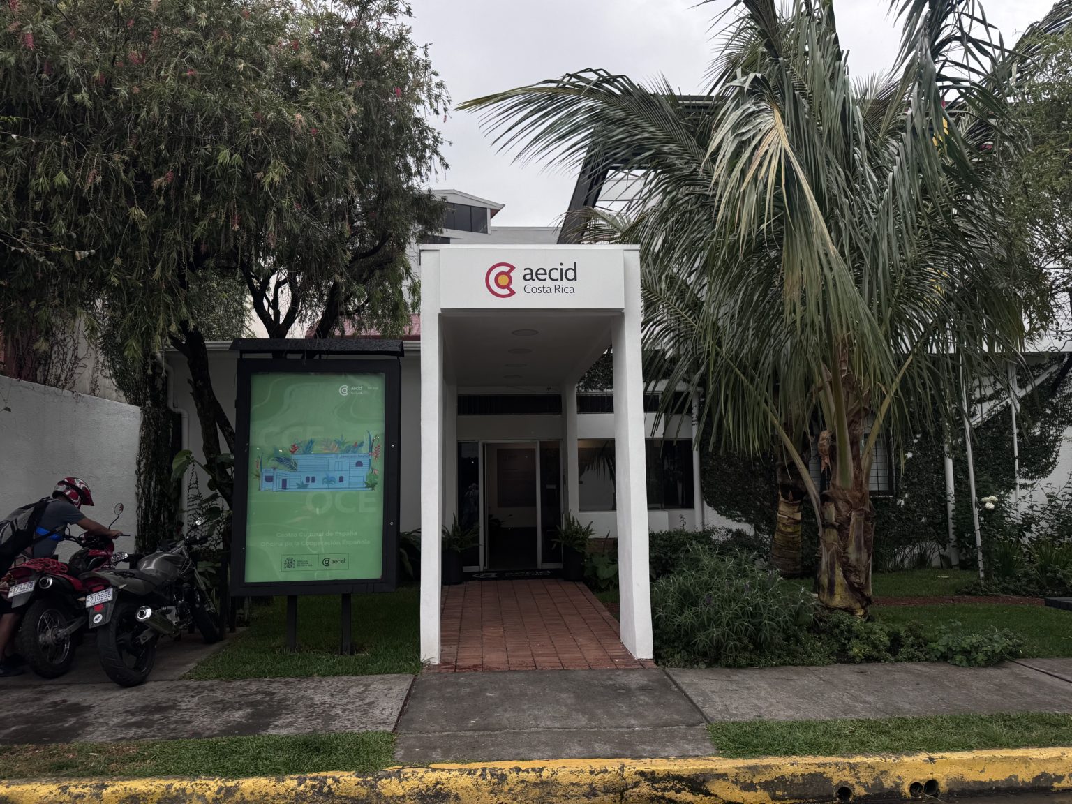 Imagen principal del artículo: Centro Cultural de España abrirá diálogo sobre personas deportadas de Estados Unidos a Costa Rica