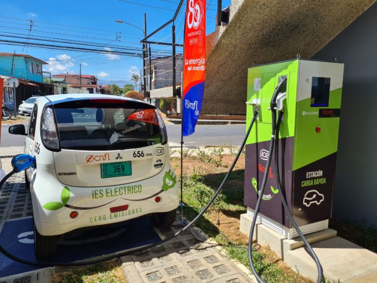 Asamblea aprueba ley para romper monopolio en centros de recarga de vehículos eléctricos