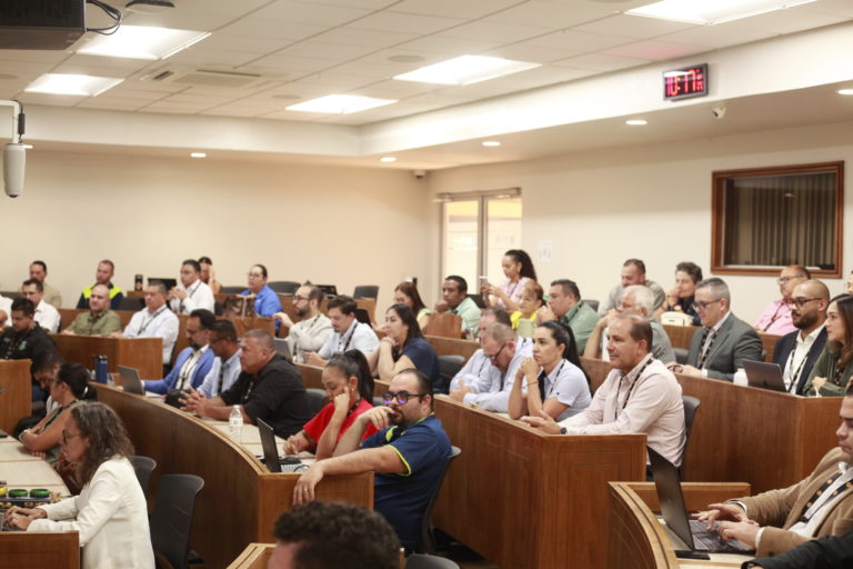 Encuentro de municipalidades busca soluciones a desafíos de agua y saneamiento en sus cantones