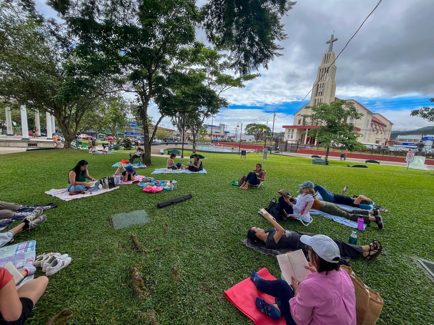 Imagen principal del artículo: "Picnic Literario" reunirá a la comunidad en el parque de Ciudad Quesada