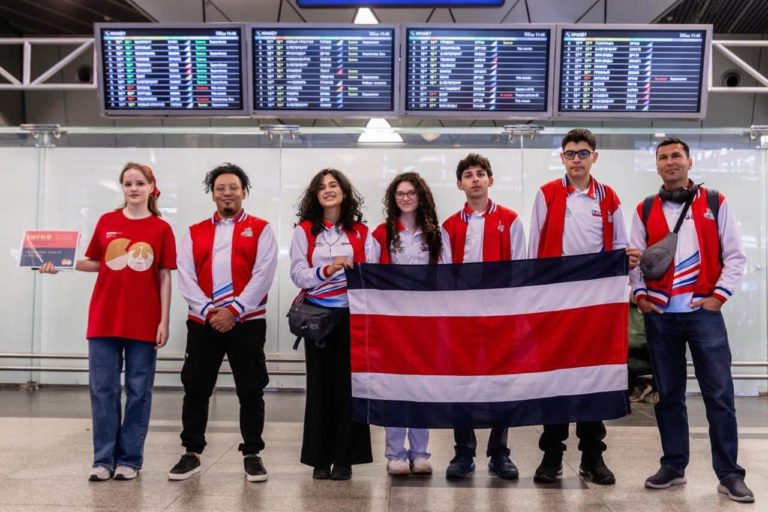 Delegación costarricense participa en Olimpiada Internacional de Química en Rusia