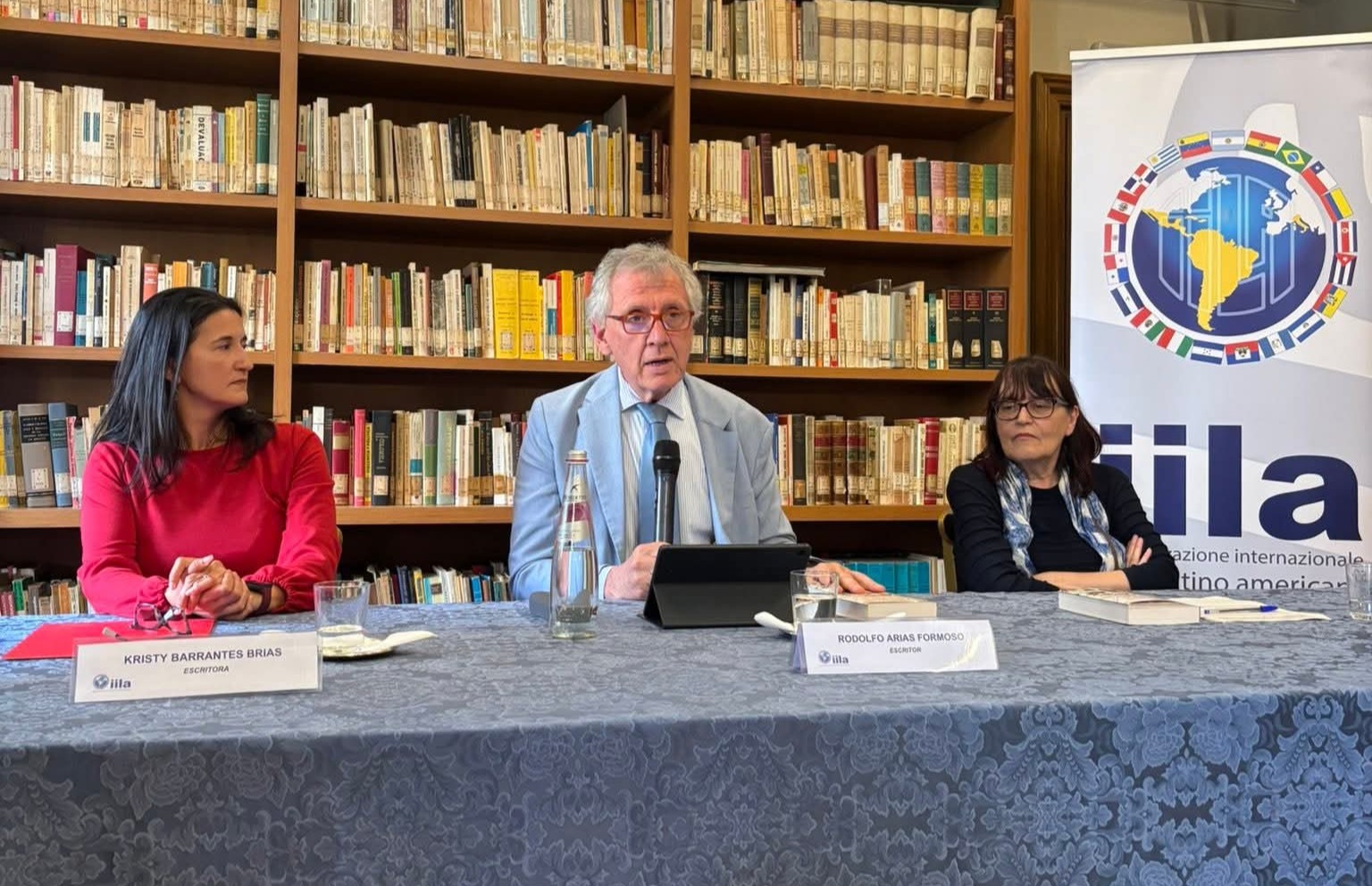 Imagen principal del artículo: Novela costarricense “Mamá tiene 100 años” se presentó en Roma