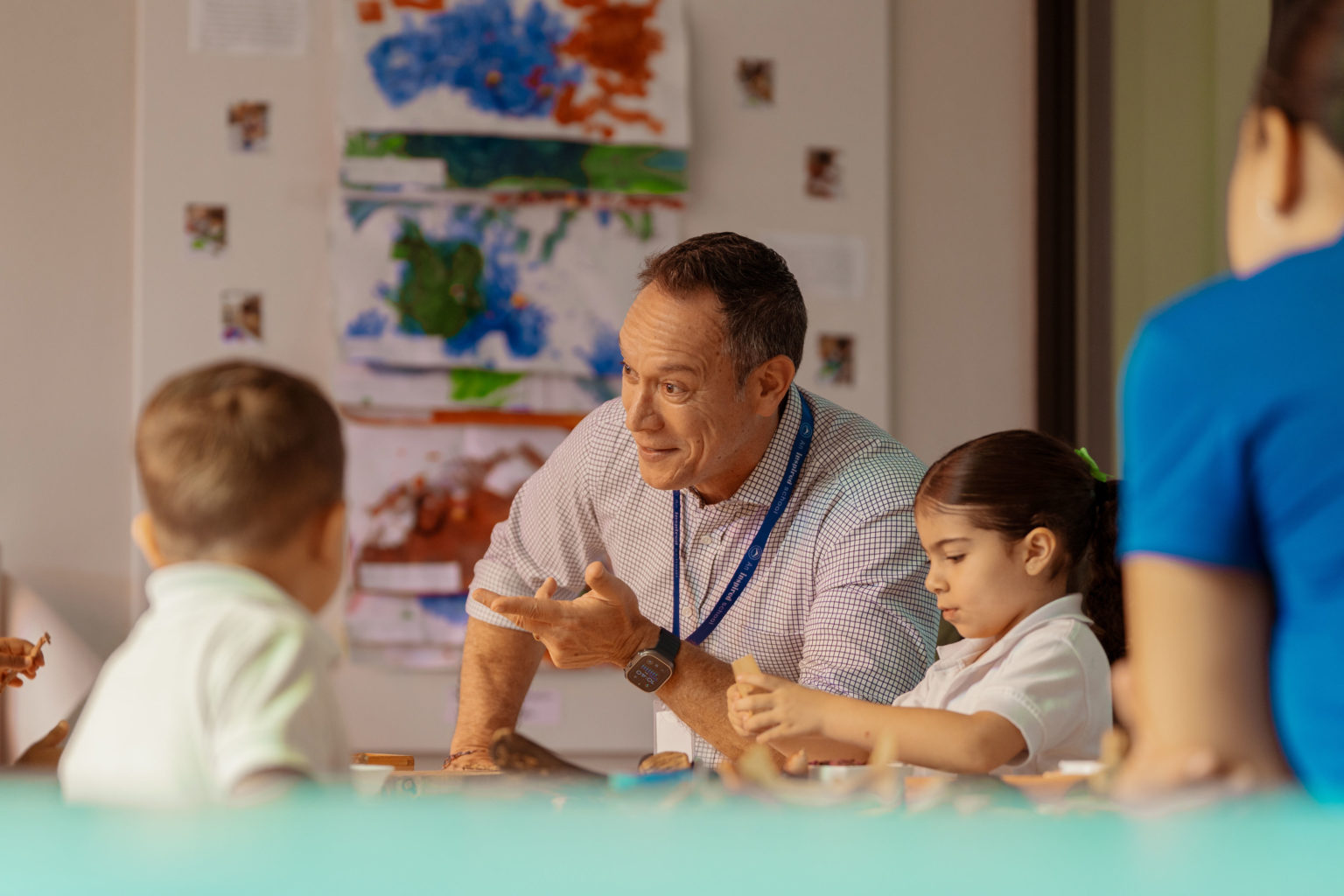 Imagen principal del artículo: Aprendizaje socioemocional fortalece la formación integral de niños y jóvenes en el ámbito educativo