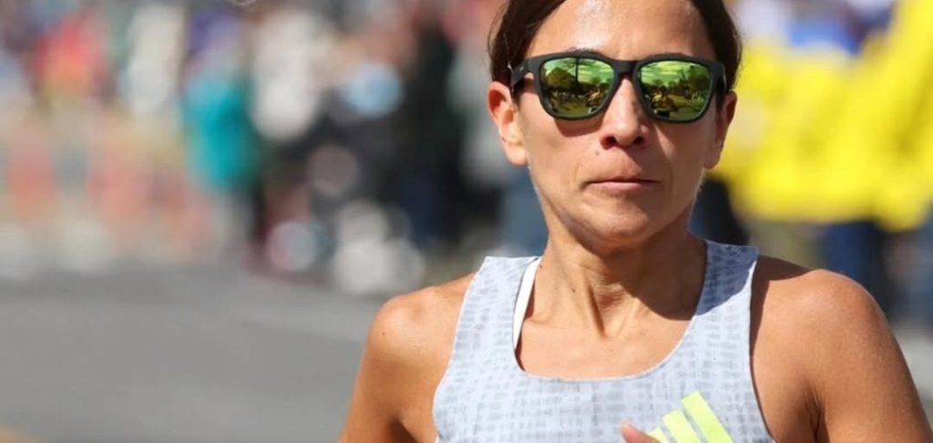 Diana Bogantes firma el mejor resultado latino en la Maratón de Boston 2026