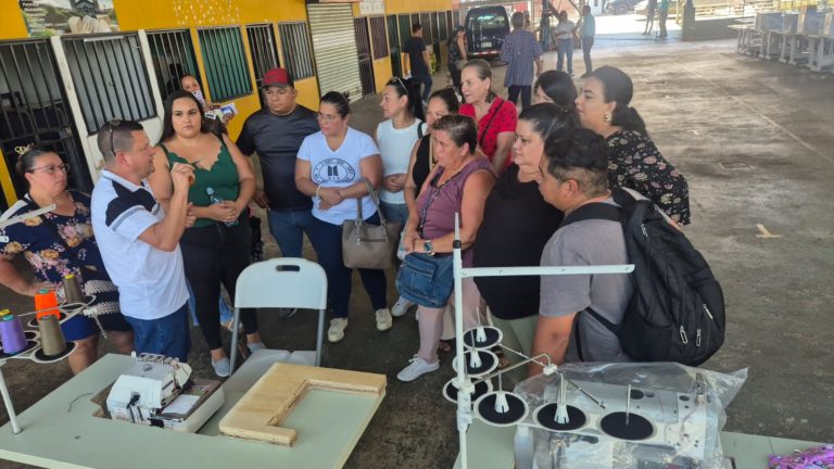 Inder: 32 familias de Puriscal, Mora y Turrubares, se benefician con la dotación de equipo industrial para costura