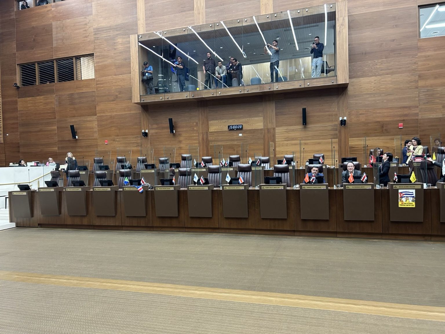 Imagen principal del artículo: Oficialismo y sus aliados impiden sesión del plenario para sancionar a Fabricio Alvarado por hostigamiento sexual