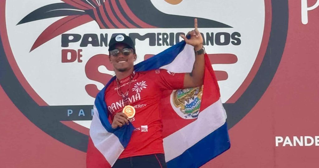 Yazdany Castro gana bronce en los Juegos Panamericanos de Surf 2026 en Panamá