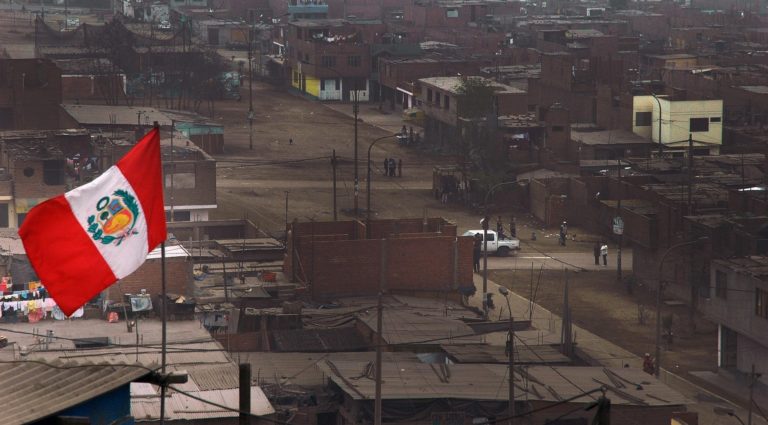 Elecciones presidenciales aún sin resultados en Perú