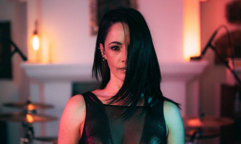 Nou Red estrena “Azul” y completa la narrativa conceptual de su EP “Nocturna”