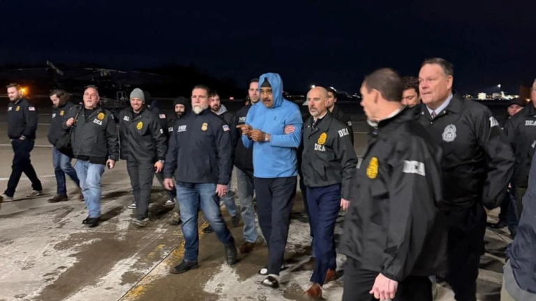 Soldado de EE. UU. enfrenta cargos por apostar con datos secretos sobre captura de Maduro