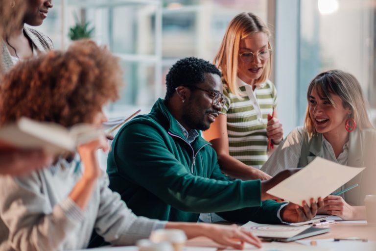 Costa Rica lidera innovación regional en empleo juvenil con modelo de “Pago por Resultados”