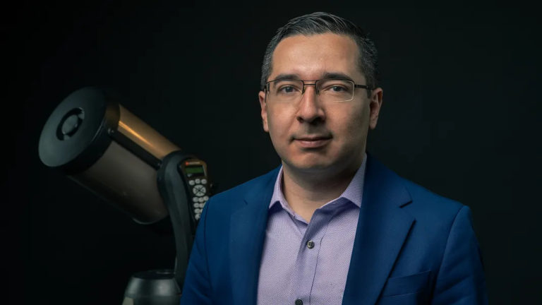 Astrofísico costarricense Homer Dávila ingresa a la Royal Astronomical Society