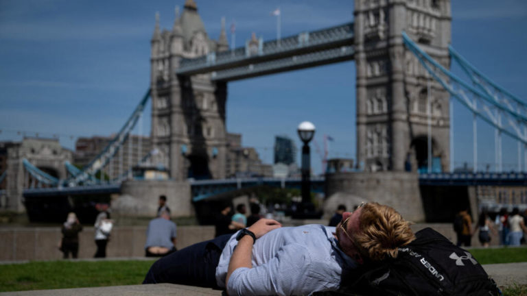 Europa enfrenta una ola de calor temprana con récords en Reino Unido y Francia