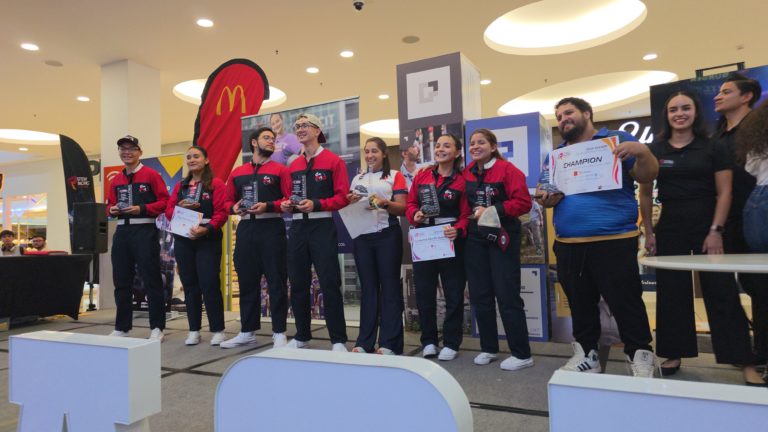 Jóvenes del CTP de Puriscal obtienen pase a España tras triunfar en STEM Racing 2026