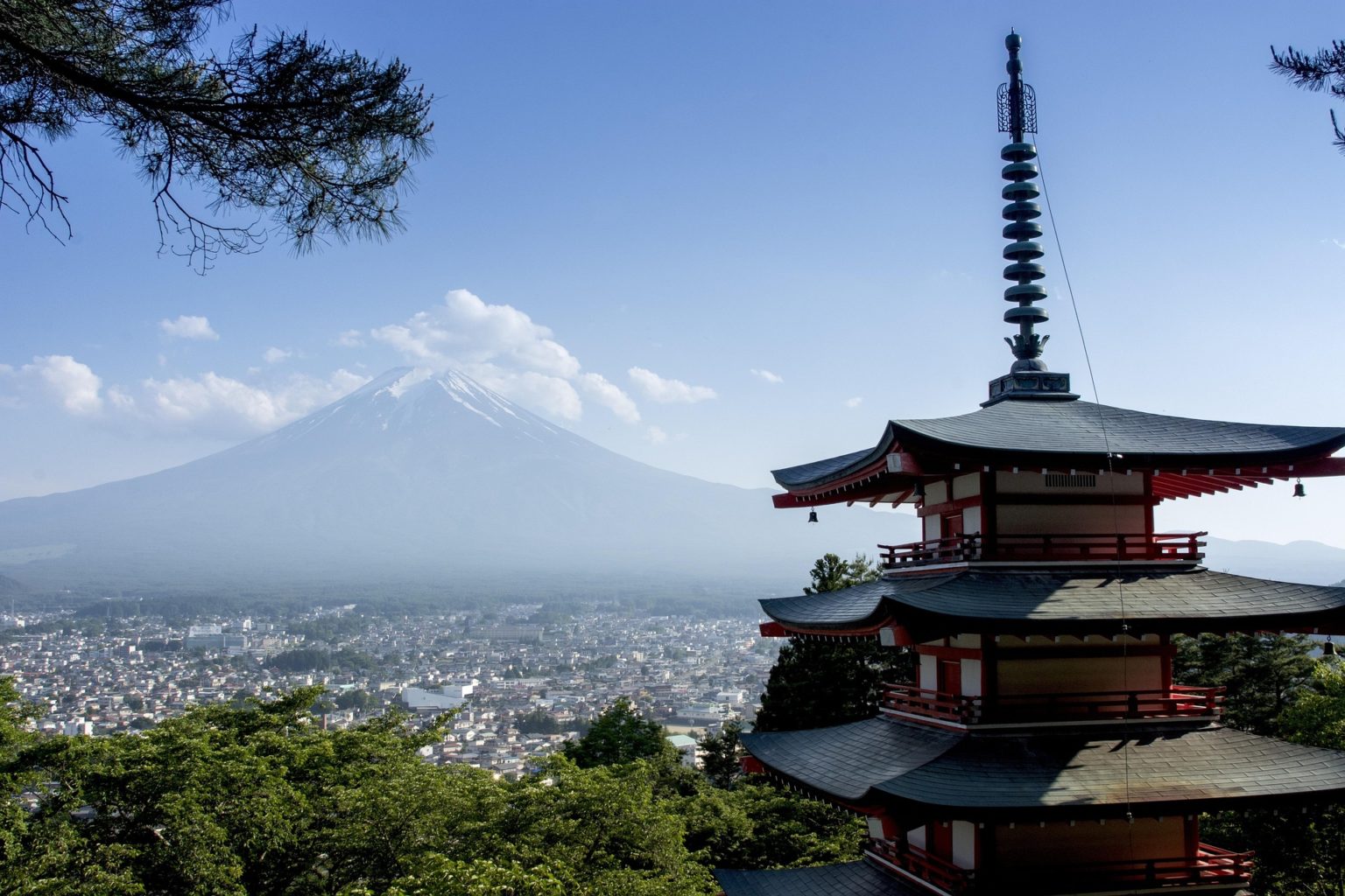 Imagen principal del artículo: Embajada de Japón anuncia convocatoria de becas para iniciar estudios de pregrado, posgrado y educación técnica en 2027