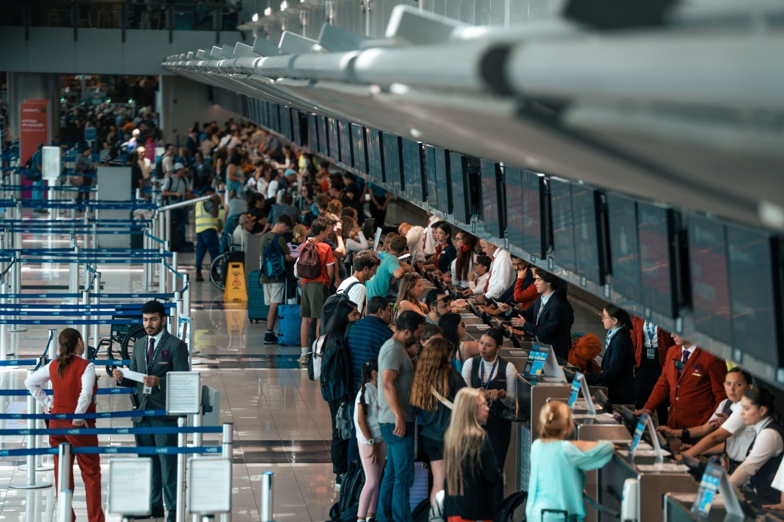 Imagen principal del artículo: Aeropuerto Juan Santamaría registra crecimiento del 7,9% durante temporada alta 2025–2026