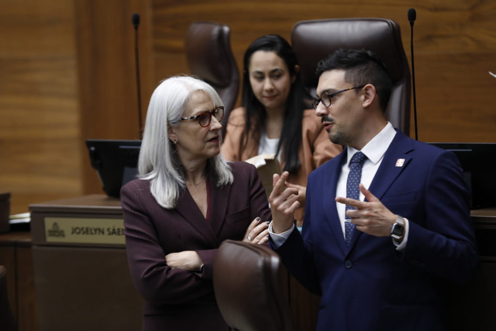 Frente Amplio retoma proyecto para prohibir y sancionar las “terapias de conversión” | Delfino.cr