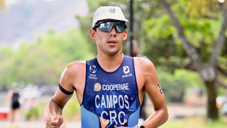 Álvaro Campos gana el Clásico Triatlón El Coco