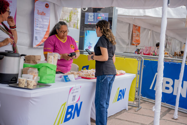 Personas emprendedoras con discapacidad fortalecen sus negocios con acompañamiento del BN