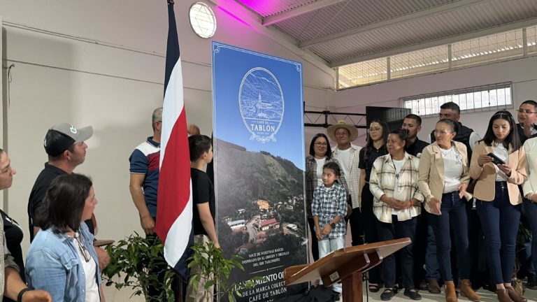 Familias cafetaleras de Tablón lanzan primera marca colectiva de café en Costa Rica