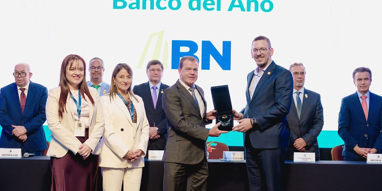 Imagen principal del artículo: BN recibe premio como "Banco del Año 2026" por parte de ALIDE