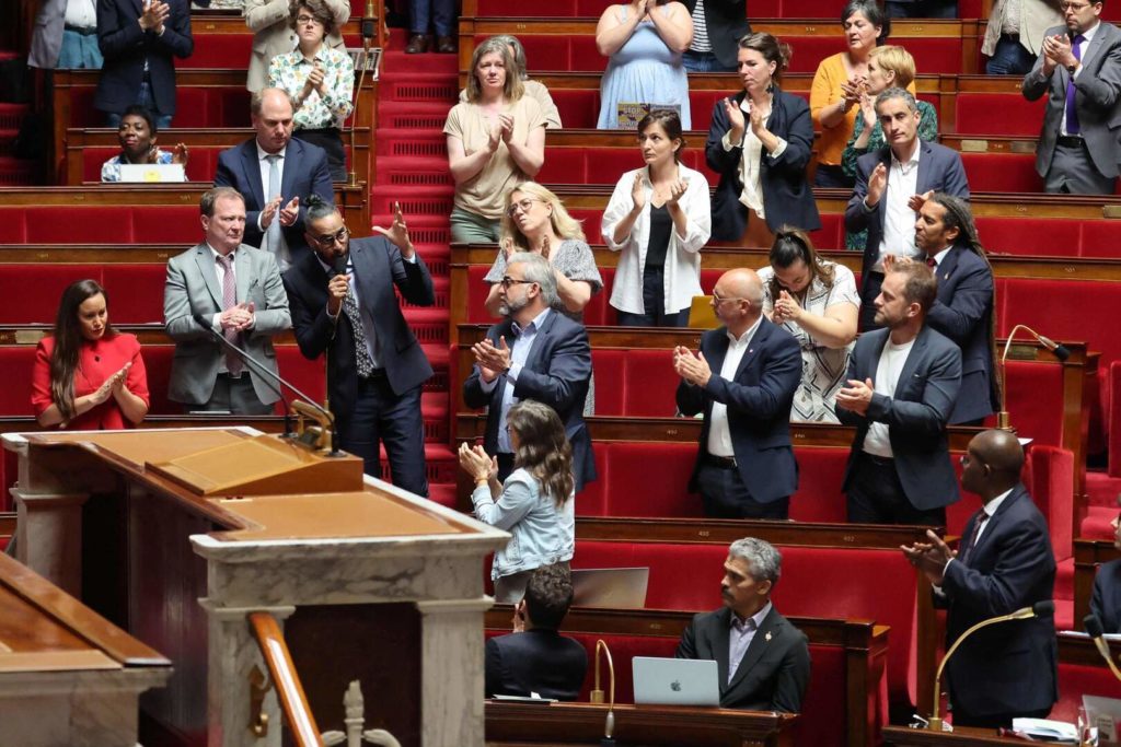 341 años después, Francia deroga su ley esclavista