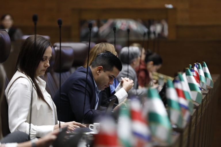 Asamblea condena discursos de odio