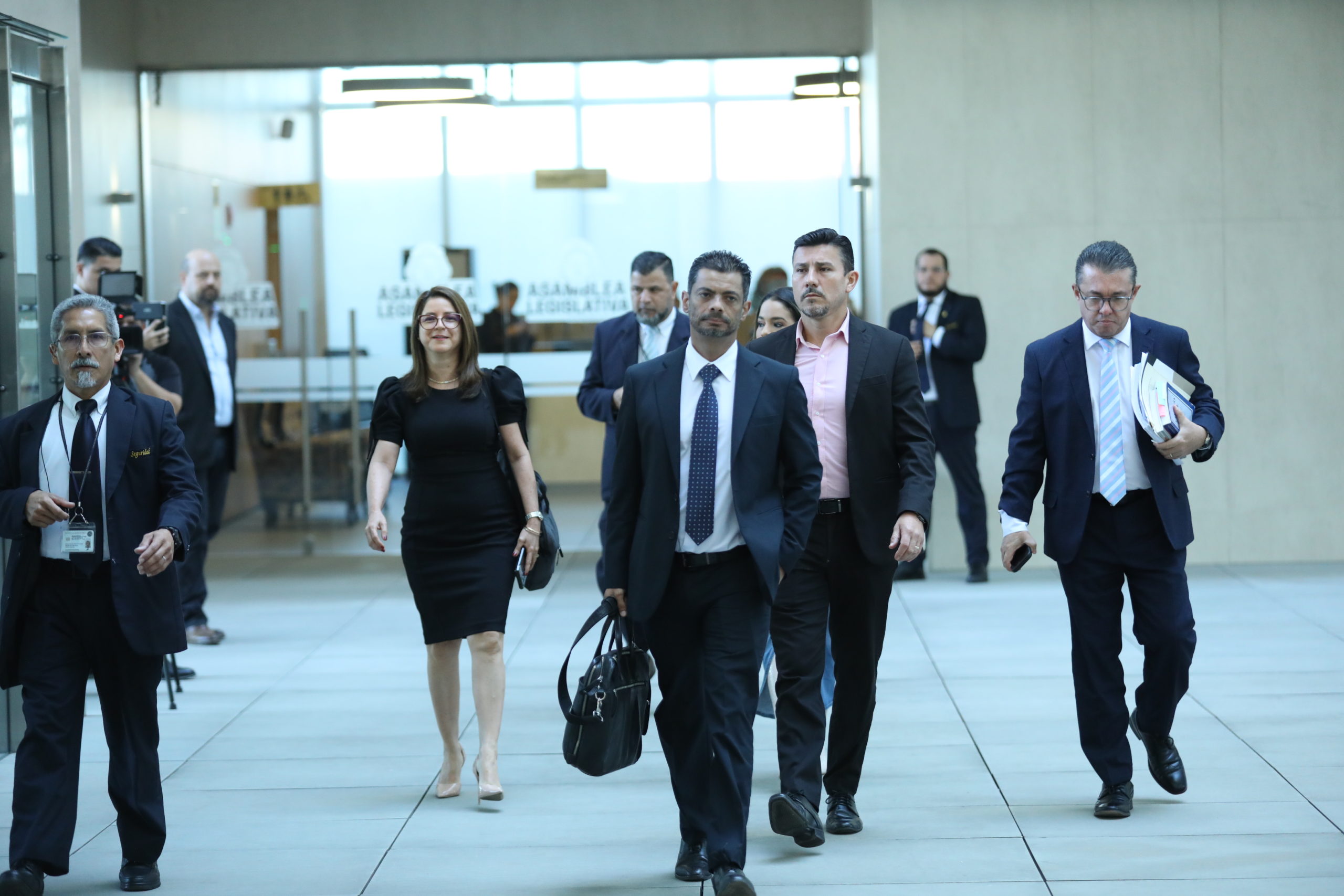 Imagen principal del artículo: Oficialismo rechaza reconocer a Carlo Díaz por lucha contra el narcotráfico